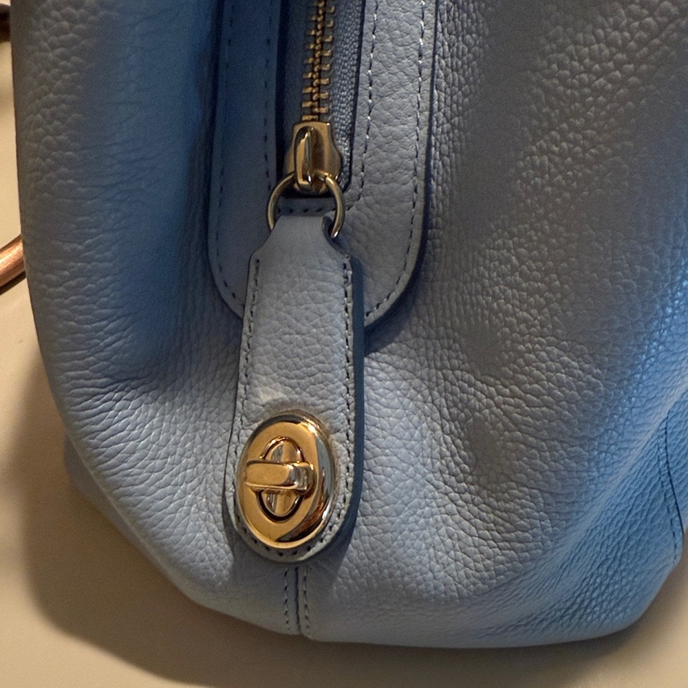 COACH Edie Baby Blue Leather Women's Shoulder Bag with embossed horse & carriage - Picture 3 of 12